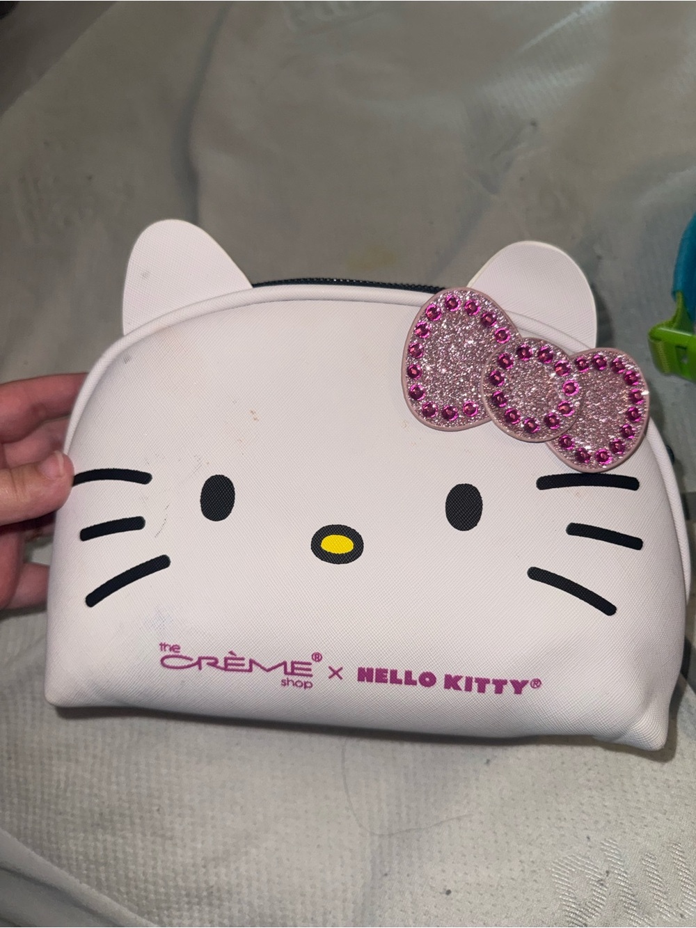 Hello Kitty White Cosmetic Pouch with Sparkly Pink Bow - Kids Bag - Picture 1 of 2
